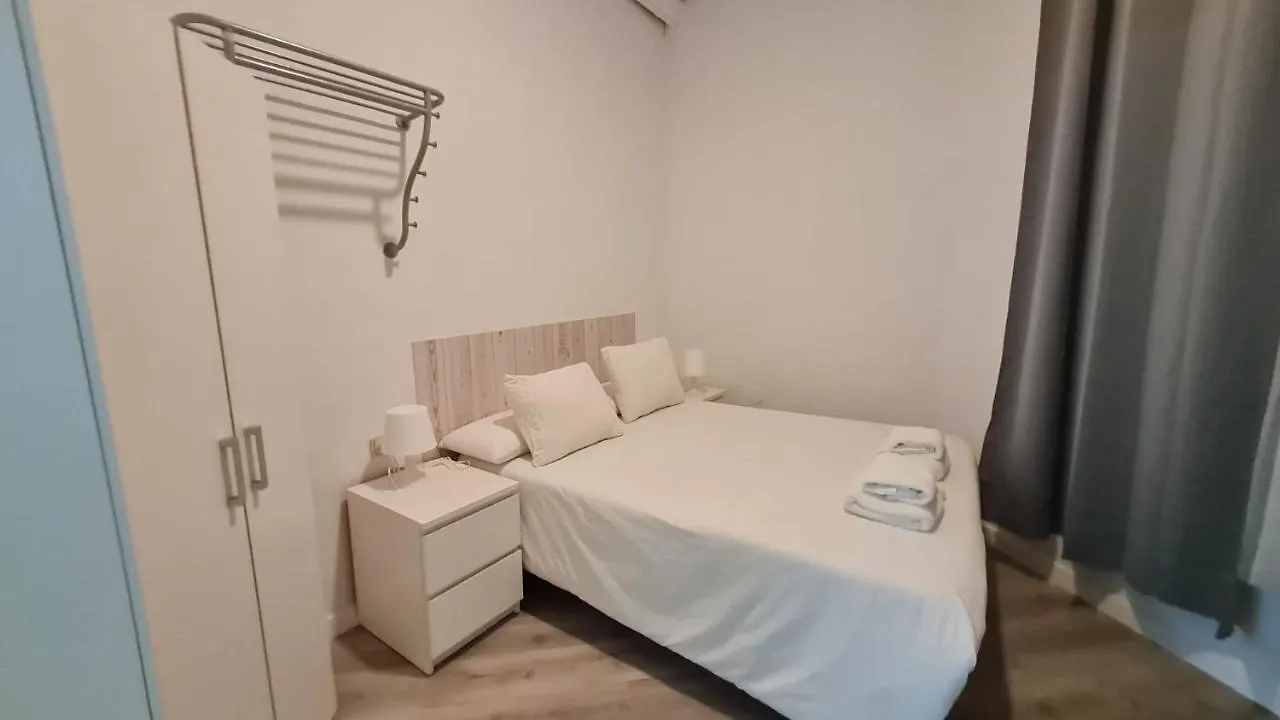 Hostal Eixample Barcelona 2*,  Spain