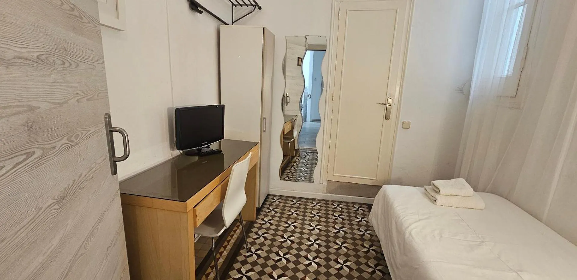 Hostal Eixample Barcellona 2*,  Spagna