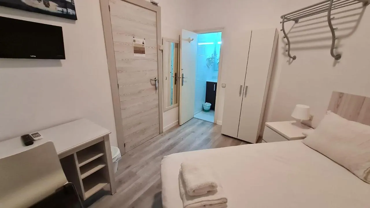 Hostal Eixample Barcelona 2*,