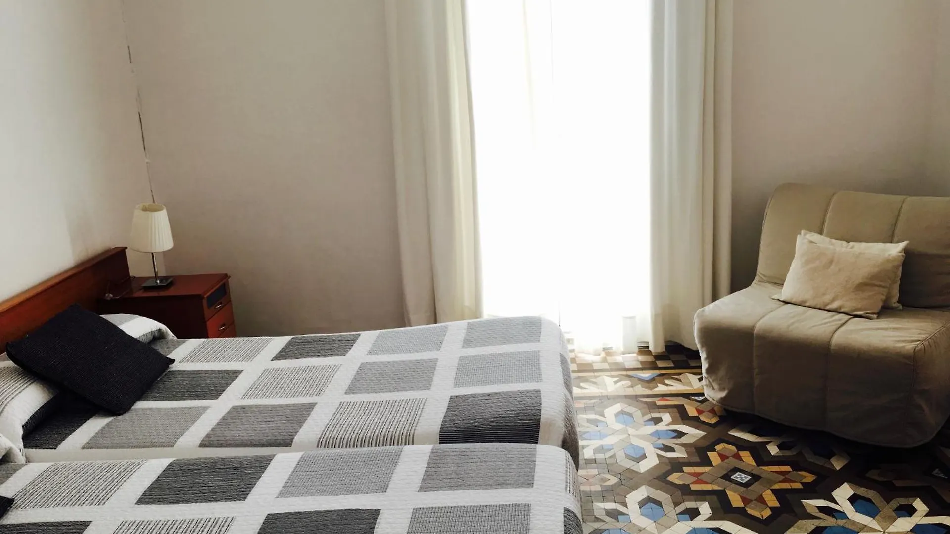 Pensjonat Hostal Eixample Barcelona